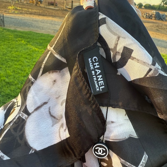 CHANEL Monochrome Floral Scarf - Picture 3 of 5